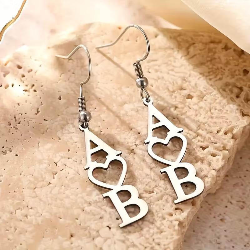 Kişiselleştirilmiş Kalp Şeklinde Baş Harfli Sallantılı Küpeler | 925 Gümüş