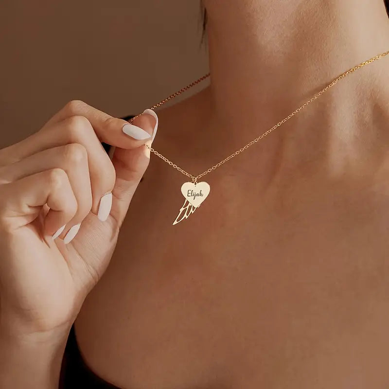 Zarif Kalp Şekilli Kanat İsimli Kolye | 925 Gümüş